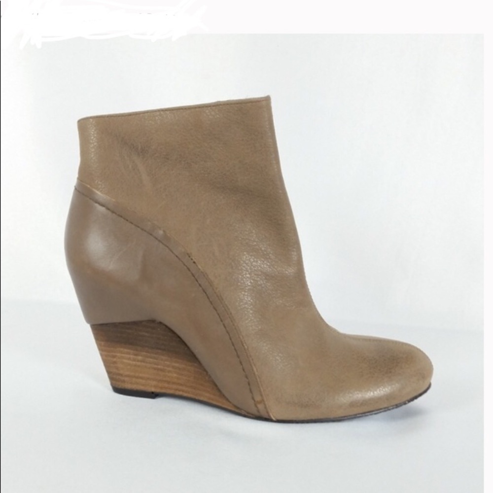 Vince Camilo Taupe Leather Wedge Booties 8.5